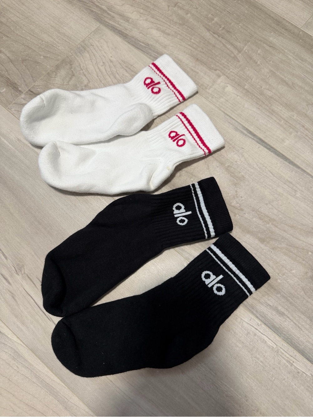 2 pairs of Alo socks